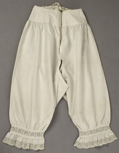 Drawers 1840 from the Metropolitain Museum of Art via Pinterest