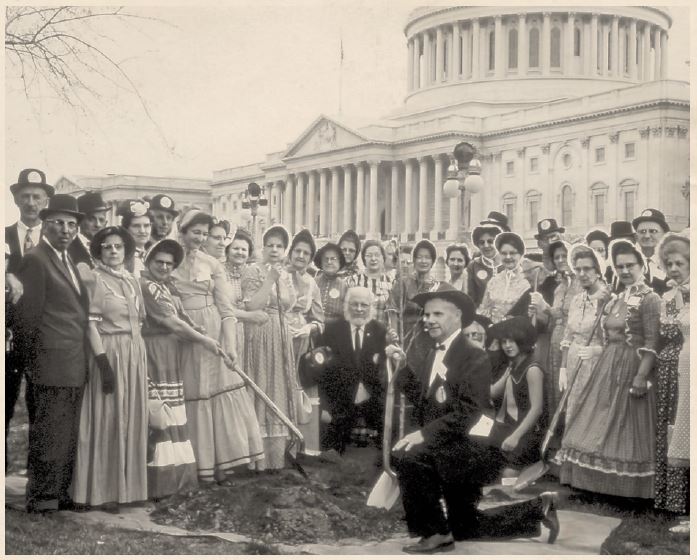 Kristin Holt | Victorian America Celebrates Arbor Day. 20th century photograph of a commemoration of 19th century Arbor Day. Image courtesy of Arborday.org.