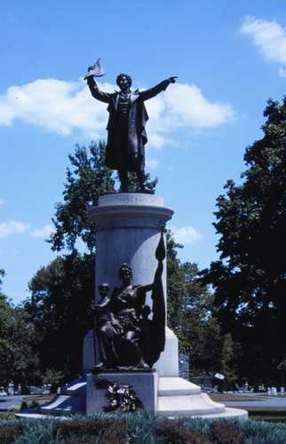 Kristin Holt | Victorian America Observes Flag Day. Francis Scott Key Monument at Mount Olivet Cemetery. Image: Public Domain, courtesy of the Tourism Council of Frederick County.