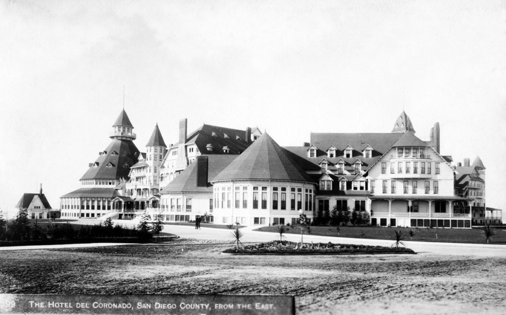 Kristin Holt | Victorian Summer Resorts. Vintage photograph: Historic Hotel Del Coronado. Image, courtesy of Hotel Del Coronado