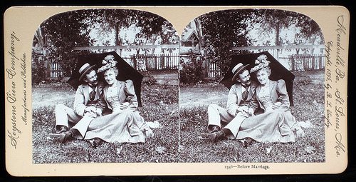 Kristin Holt | Stereoscopes: Victorian Photograph Viewing. Stereograph, as displayed on East Lake Victorian (Blogspot). 