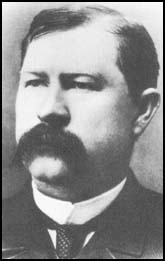 Kristin Holt | U.S. Marshals: In the Beginning. Vintage photograph of Virgil Earp. Image: Public Domain, courtesy of Wikipedia.