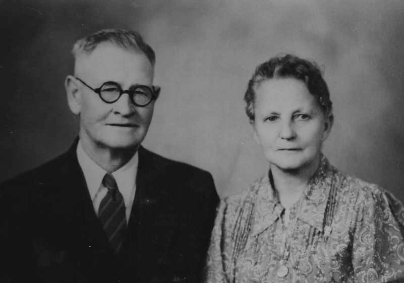 Kristin Holt | Introducing the REAL Sophia Amelia Sorensen...and her cookie jar. Photograph of Neils Peter Sorenson and hsi wife, Sophia Amelia Sorensen Sorenson, many years after their marriage in 1887. Kristin Holt's great-great grandparents.