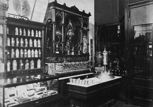 Kristin Holt | The Victorian-era Soda Fountain. Black and white vintage photograph: typical soda fountain of the 1880s in Vancouver, British Columbia. Image Courtesy of Pinterest.