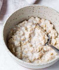 Cooked Oatmeal. Image Credit: FeelGoodFoodie.net (https://feelgoodfoodie.net/recipe/how-to-make-oatmeal/)