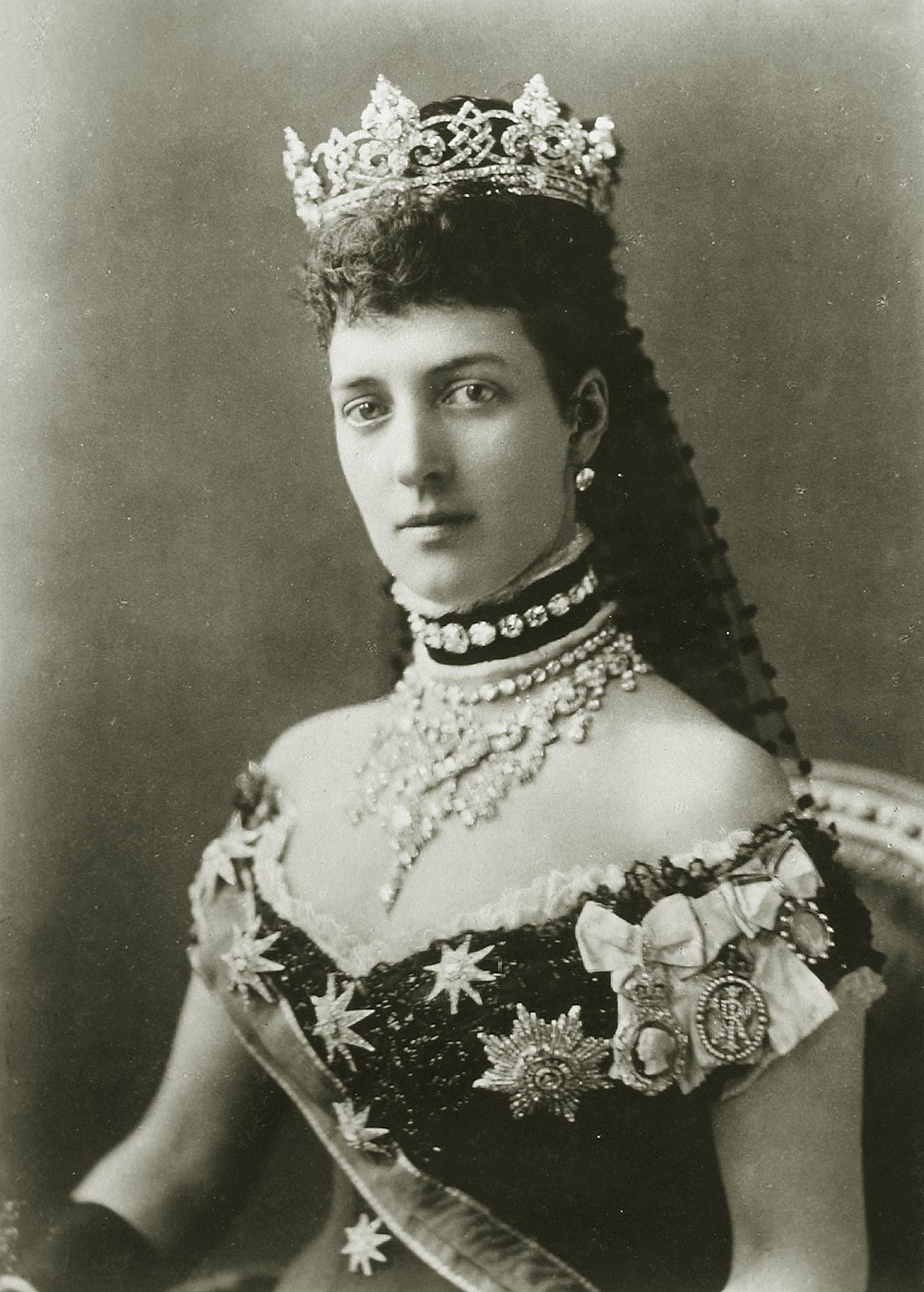 Kristin Holt | Victorian-era Hair Care. Photograph of Alexandra of Denmark, Princess of Wales, later Queen consort of the United Kingdom. Image: Wikimedia, Public Domain.