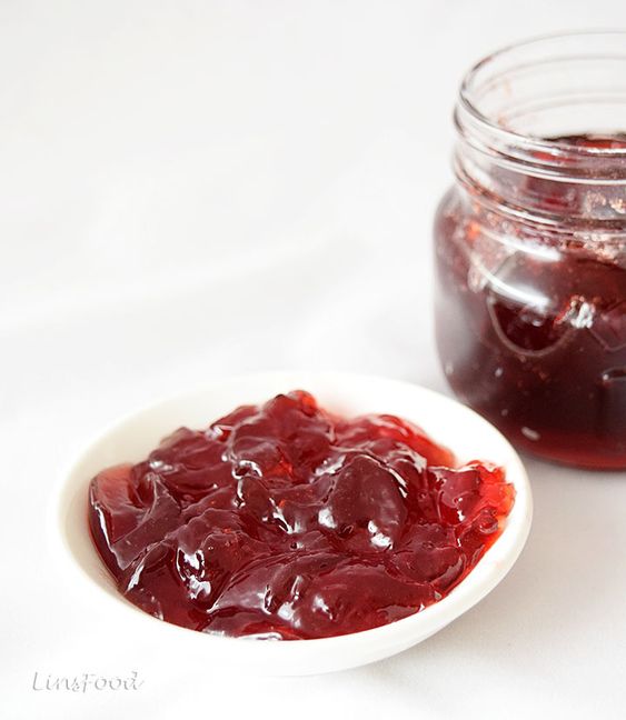 Lins Food homemade redcurrant jelly, courtesy of pinterest